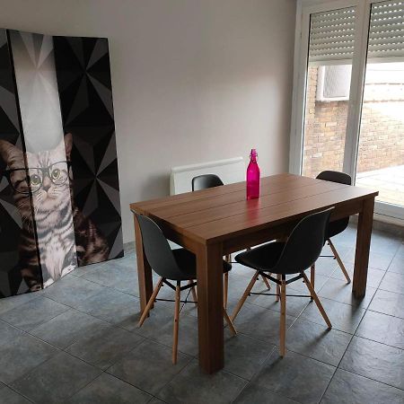 Appartement 2 Chambres Spacieuses Avec Terrasse Brouckerque Exteriör bild