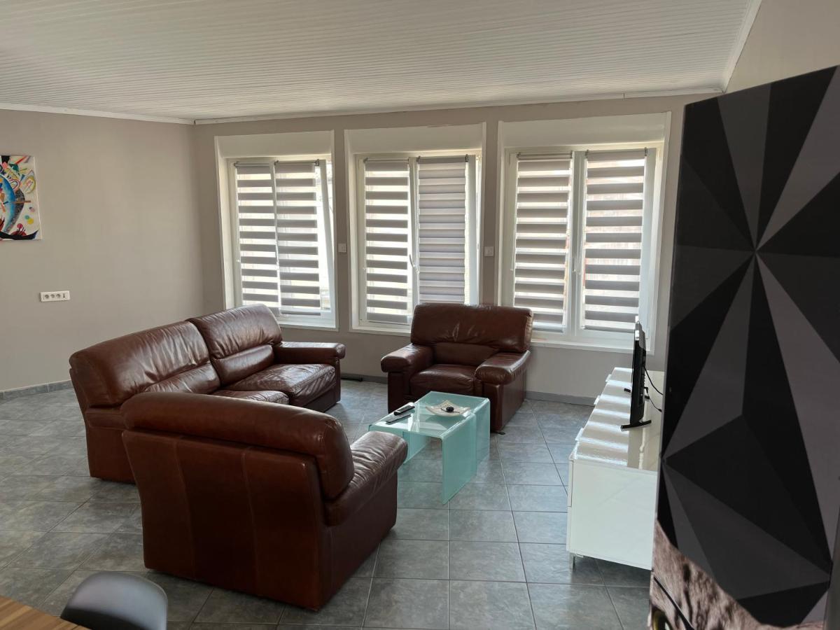 Appartement 2 Chambres Spacieuses Avec Terrasse Brouckerque Exteriör bild